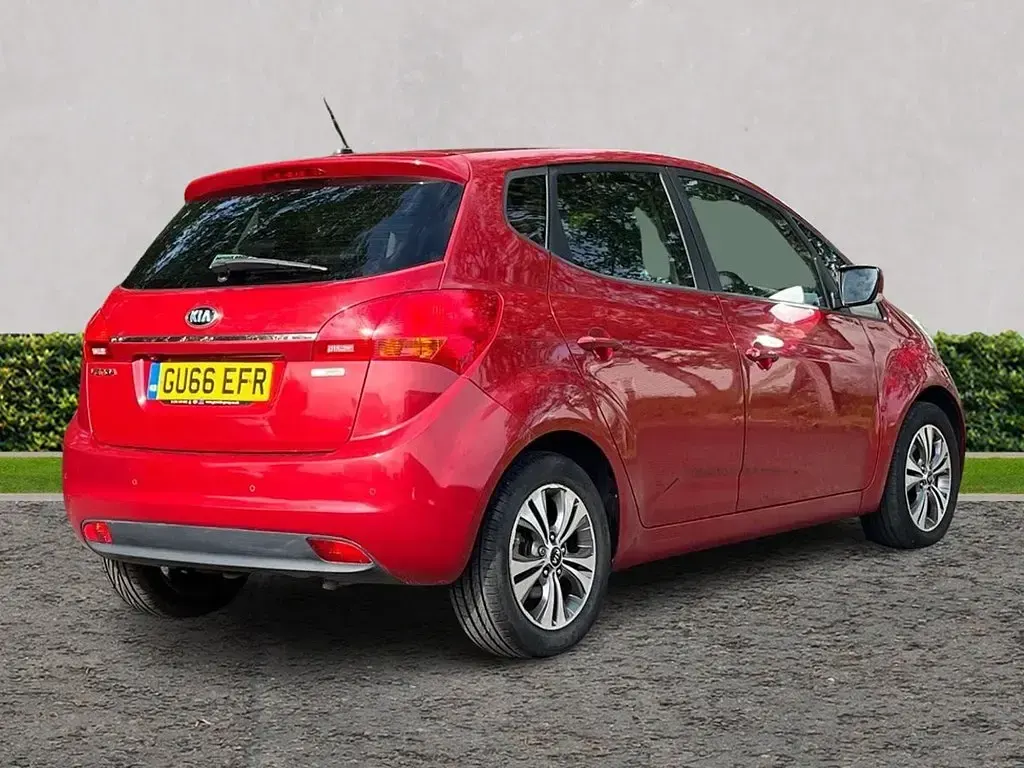 Used Kia Venga 123 HP (90 kW) 2016 Red Hatchback