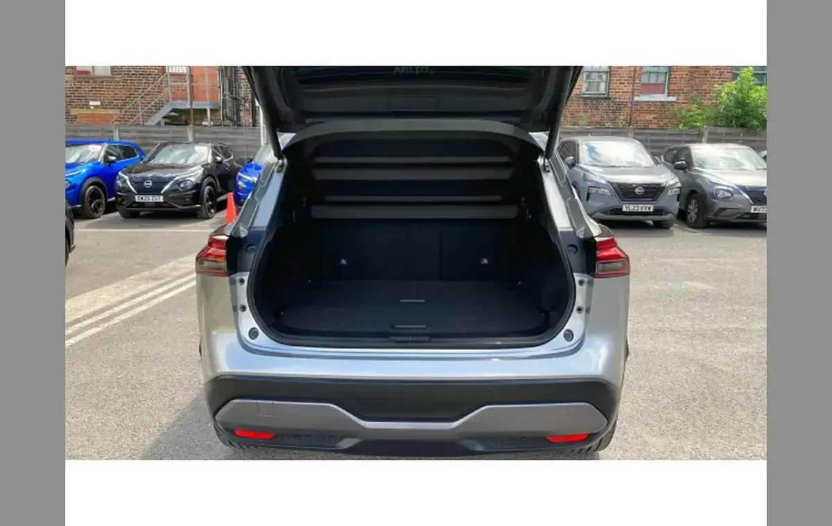 Used Nissan Qashqai Tekna 138 HP (101 kW) 2023 Silver SUV