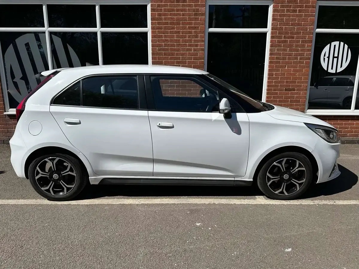 Used MG MG3 Exclusive 106 HP (77 kW) 2022 White Hatchback