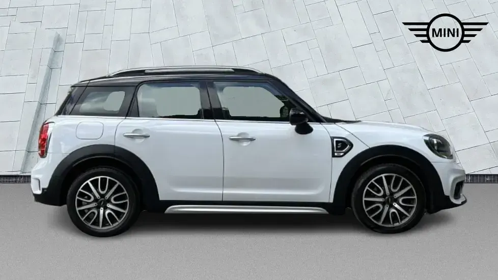 Used Mini Cooper S Countryman Sport 189 HP (139 kW) 2019 White SUV
