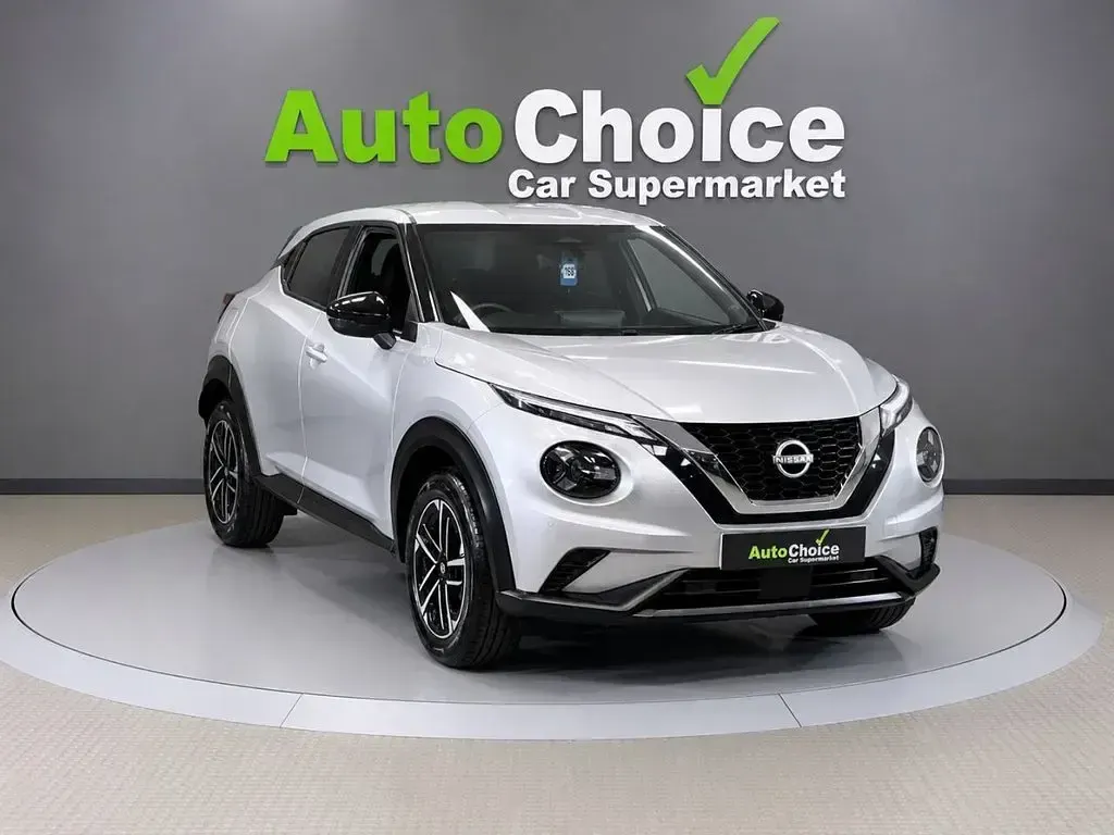 Usado Nissan Juke N-Connecta 114 HP (83 kW) 2025 Prateado SUV