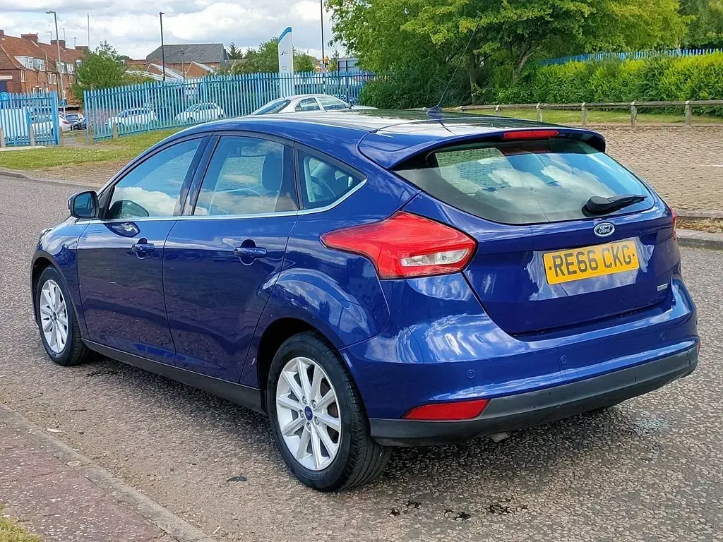 Used Ford Focus Titanium 2016 Blue Hatchback