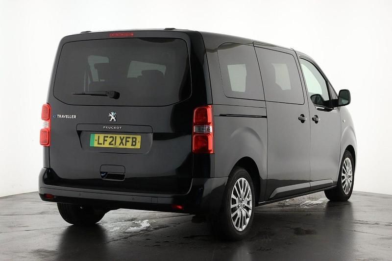 Used Peugeot e-Traveller Active 98 kW (134 HP) 2021 Black MPV