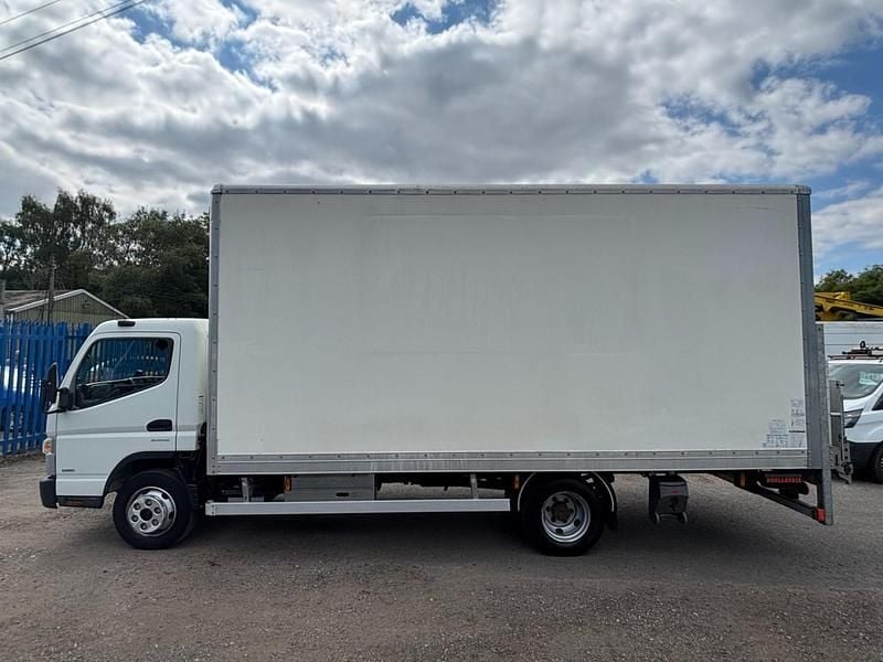 Used Mitsubishi Canter 150 HP (110 kW) 2021 White