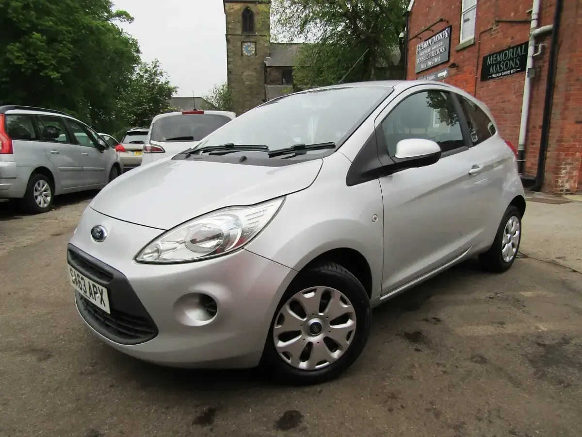Used Ford Ka 69 HP (50 kW) 2014 Silver Hatchback