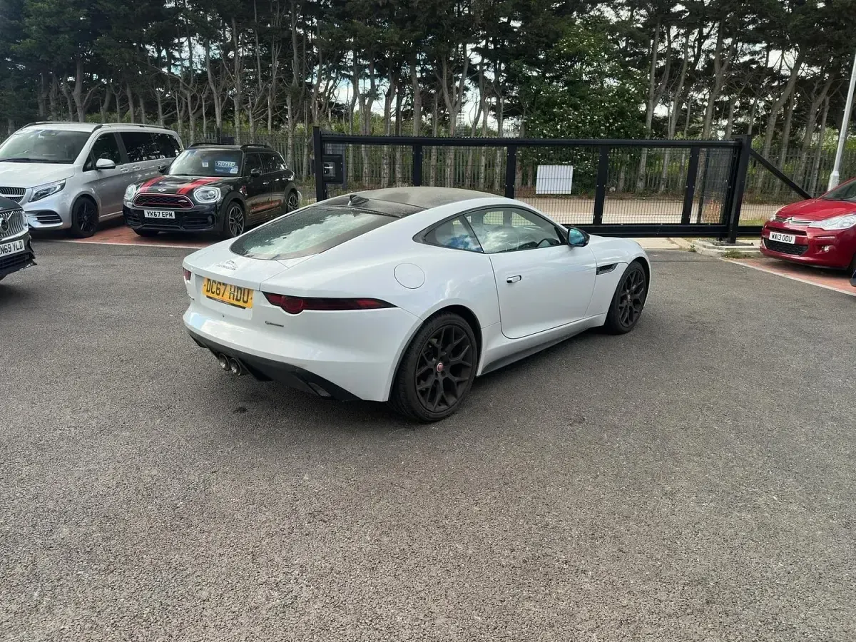 Used Jaguar F-Type R-Dynamic 340 HP (250 kW) 2017 White Coupe