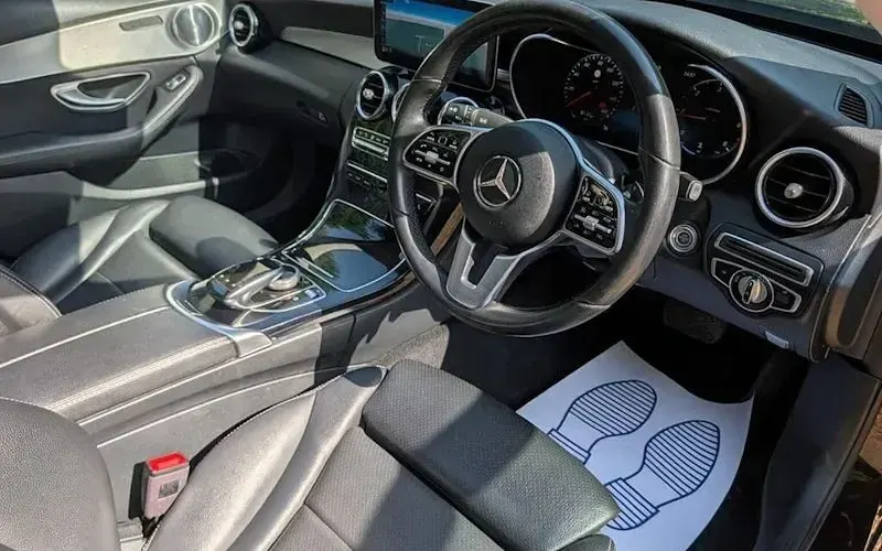 Used Mercedes C220 Premium Plus 194 HP (142 kW) 2019 Blue Sedan