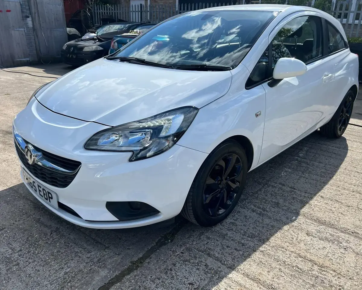 Used Vauxhall Corsa Excite 2015 White Hatchback