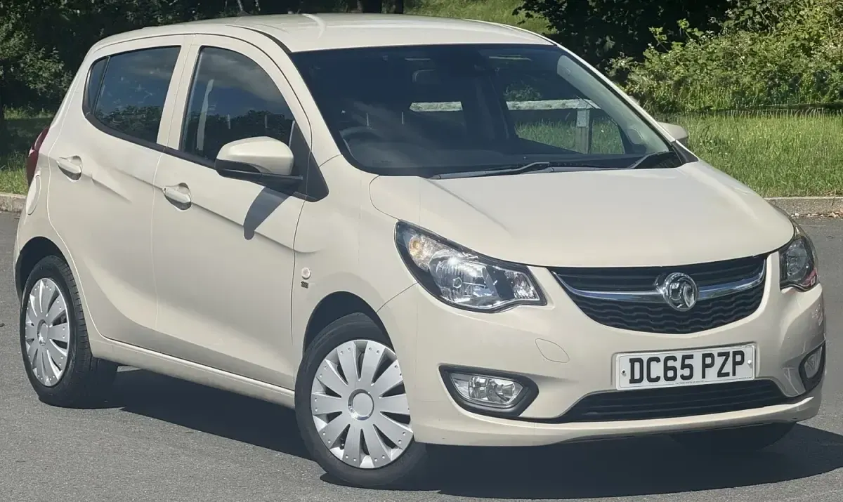 Used Vauxhall Viva 75 HP (55 kW) 2016 Grey Hatchback