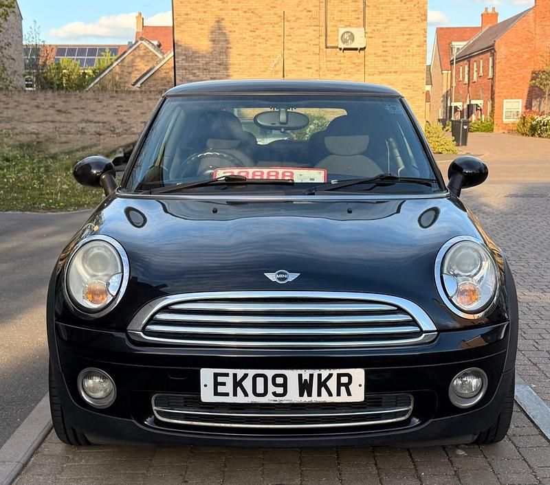 Używany Mini Cooper Hatch 2009 Czarny Hatchback