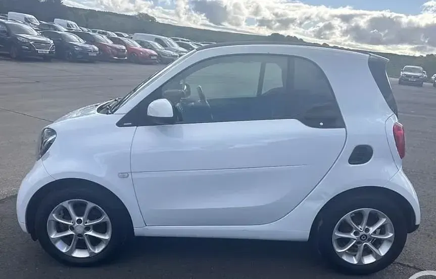 Usado Smart ForTwo Coupé Passion 71 HP (52 kW) 2018 Branco Coupé