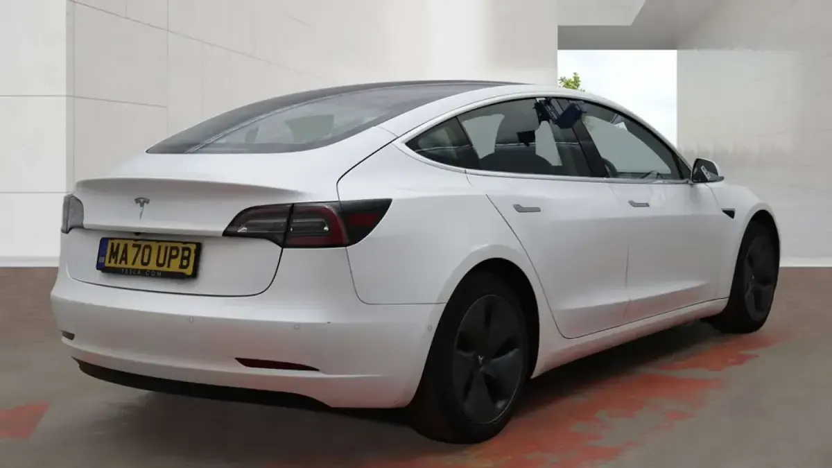 Used Tesla Model 3 Standard Range 366 kW (498 HP) 2020 White Sedan