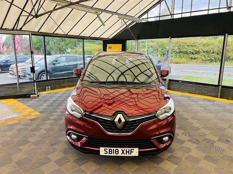 Used Renault Scénic IV Dynamique 110 HP (80 kW) 2018 Red MPV