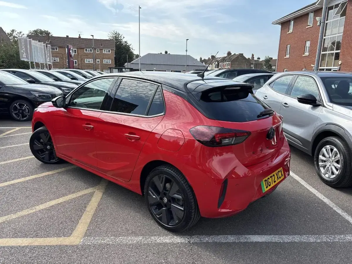Used Vauxhall Corsa-e Edition 98 kW (134 HP) 2022 Red Hatchback