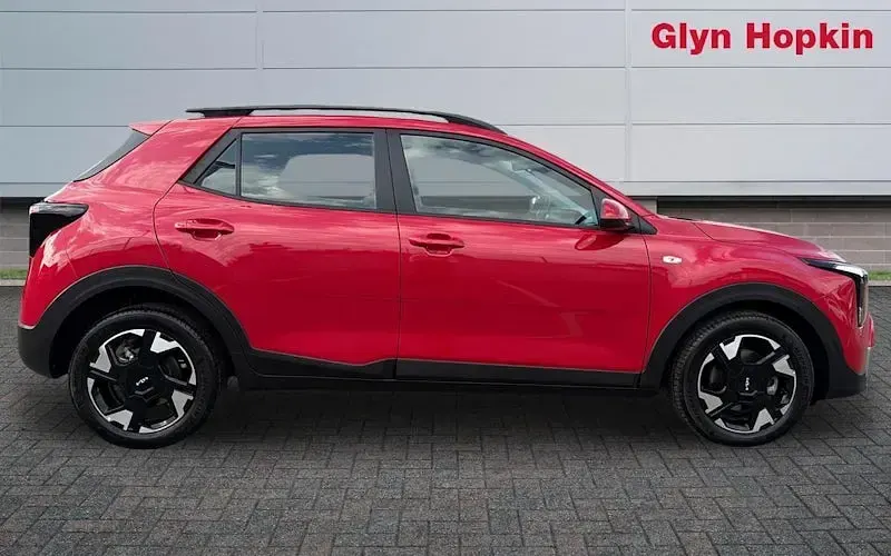 Used Kia Stonic 99 HP (72 kW) 2026 Red SUV