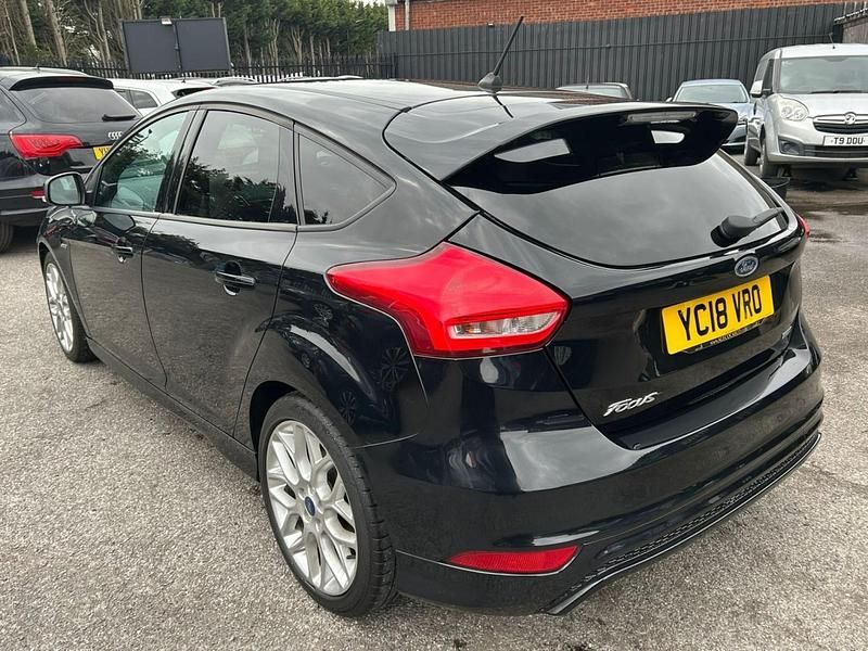 Second-hand Ford Focus ST-Line X 140 CP (102 kW) 2018 Negru Hatchback