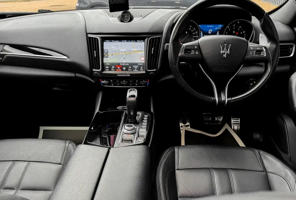 Used Maserati Levante GranLusso 275 HP (202 kW) 2019 Black SUV
