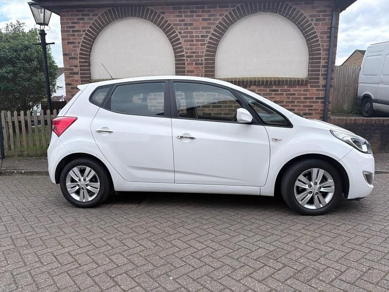 Used Hyundai ix20 Active 125 HP (91 kW) 2014 White Hatchback