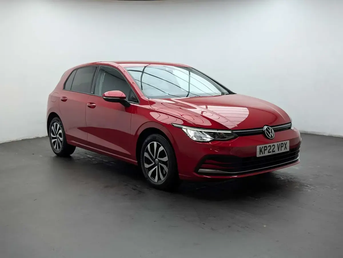 Second-hand VW Golf VIII Active 150 CP (110 kW) 2022 Roșu Hatchback