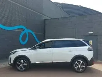 Usado Peugeot 5008 GTi 131 HP (96 kW) 2023 Branco SUV