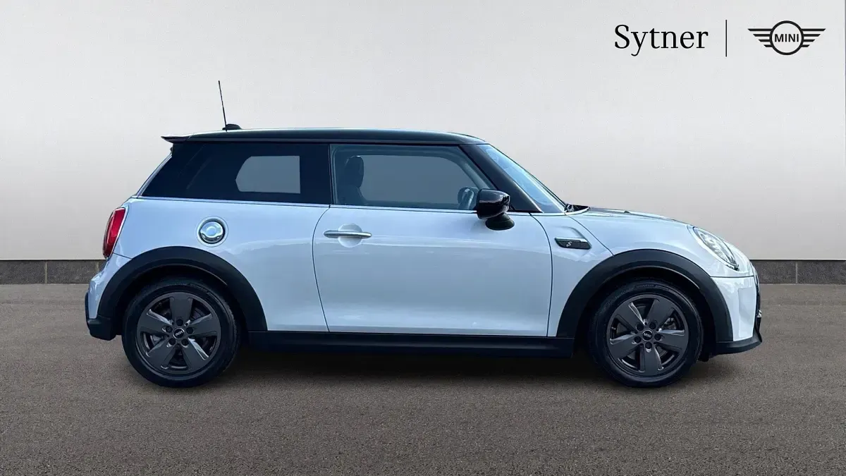 Usado Mini Cooper S Classic 176 HP (129 kW) 2021 Prateado Citadino