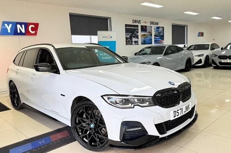 Used BMW 330e M Sport 288 HP (211 kW) 2022 White Estate