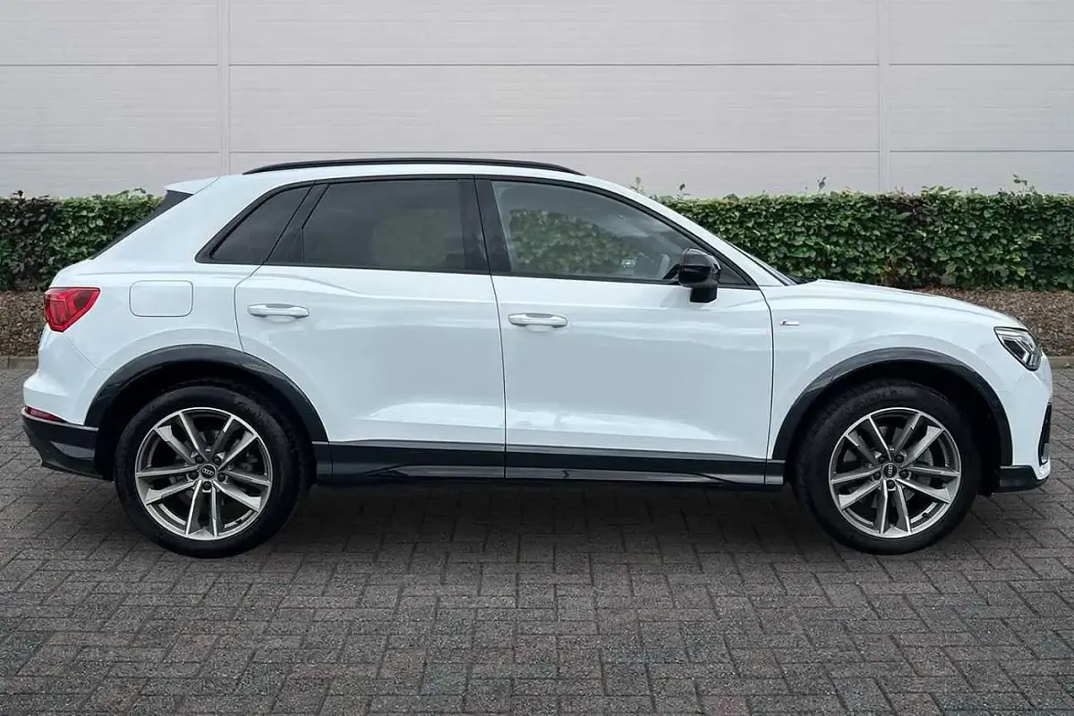 Used Audi Q3 Black Edition 187 HP (137 kW) 2023 White SUV
