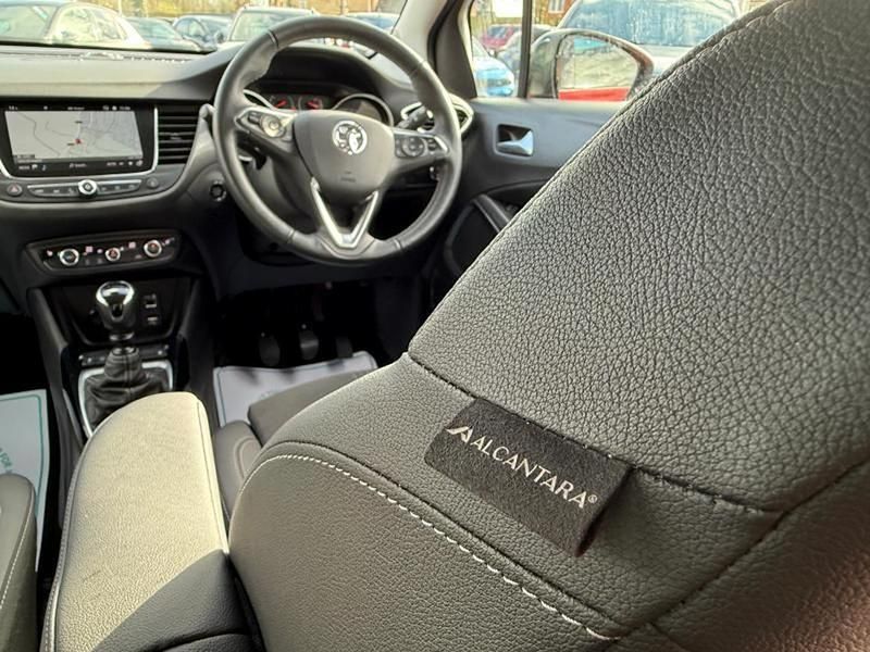 Used Vauxhall Crossland Ultimate 108 HP (79 kW) 2022 Red SUV