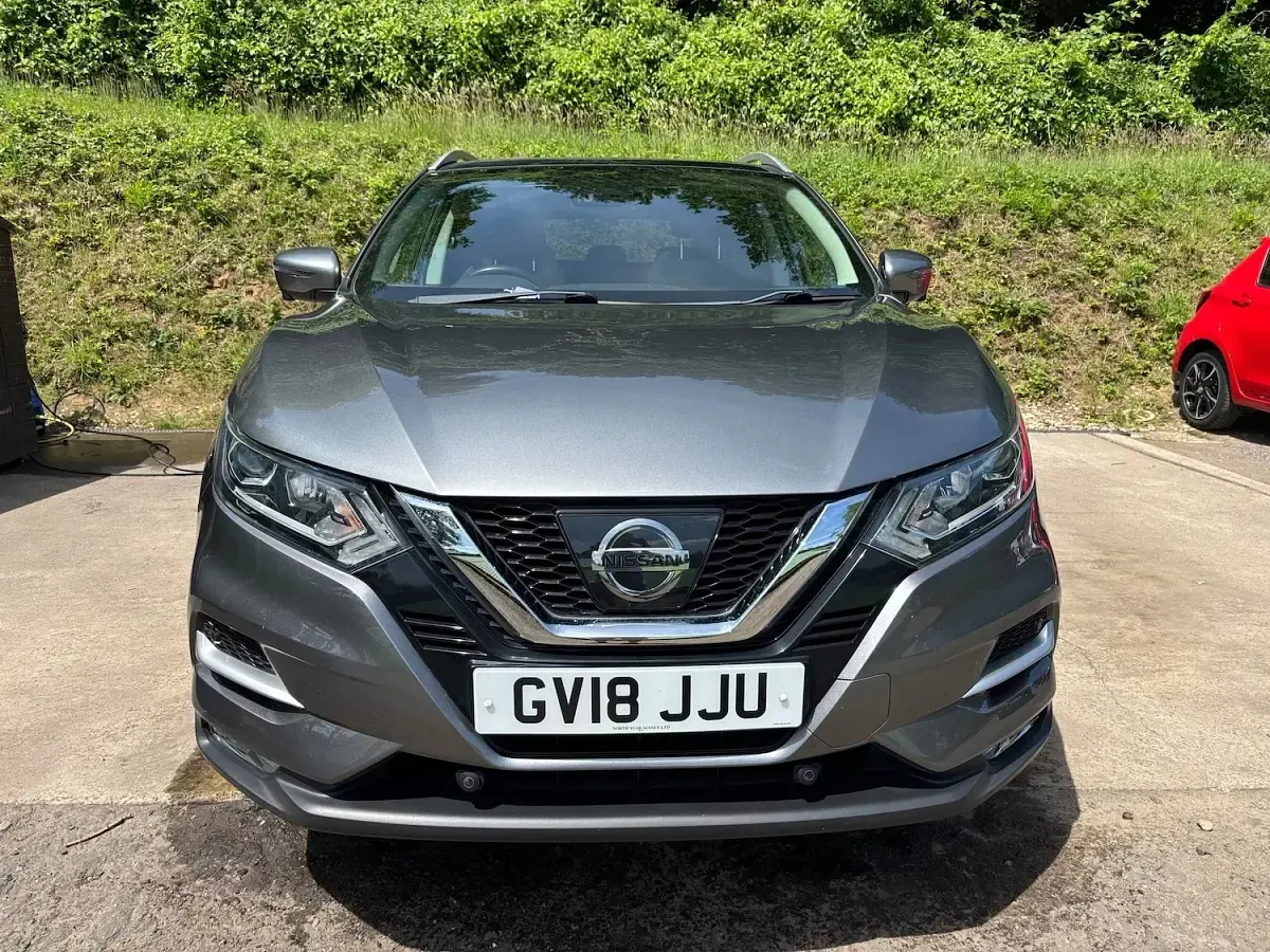 Used Nissan Qashqai N-Connecta 115 HP (84 kW) 2018 Grey SUV