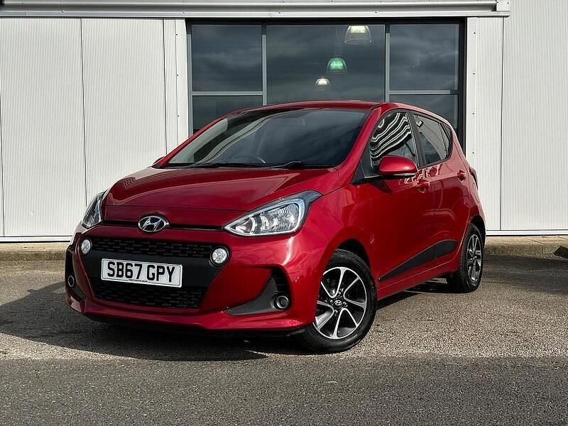 Used Hyundai i10 Premium 66 HP (48 kW) 2017 Red Hatchback