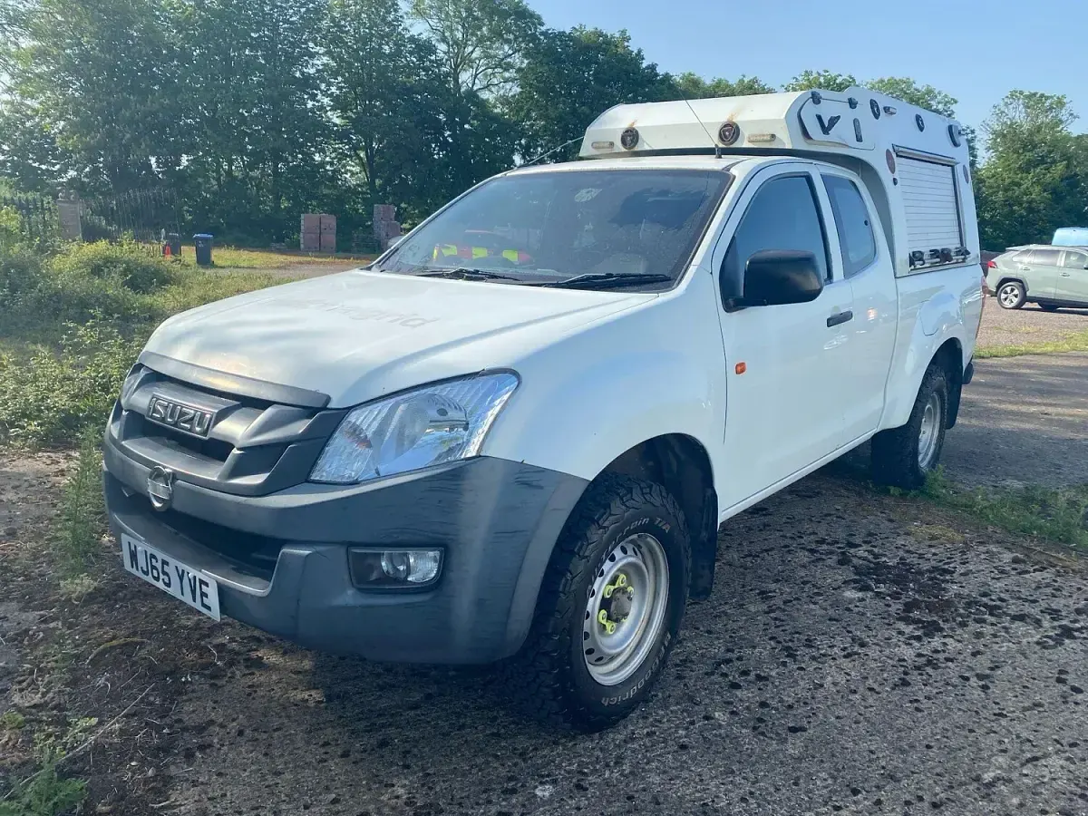 Used Isuzu D-Max 2015 White Pickup