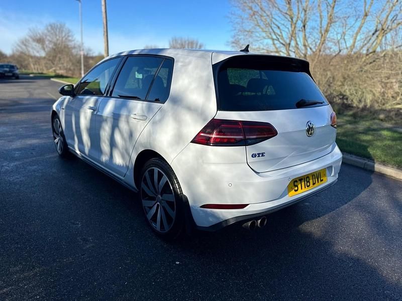 Used VW Golf VII Advance 204 HP (150 kW) 2018 White Hatchback
