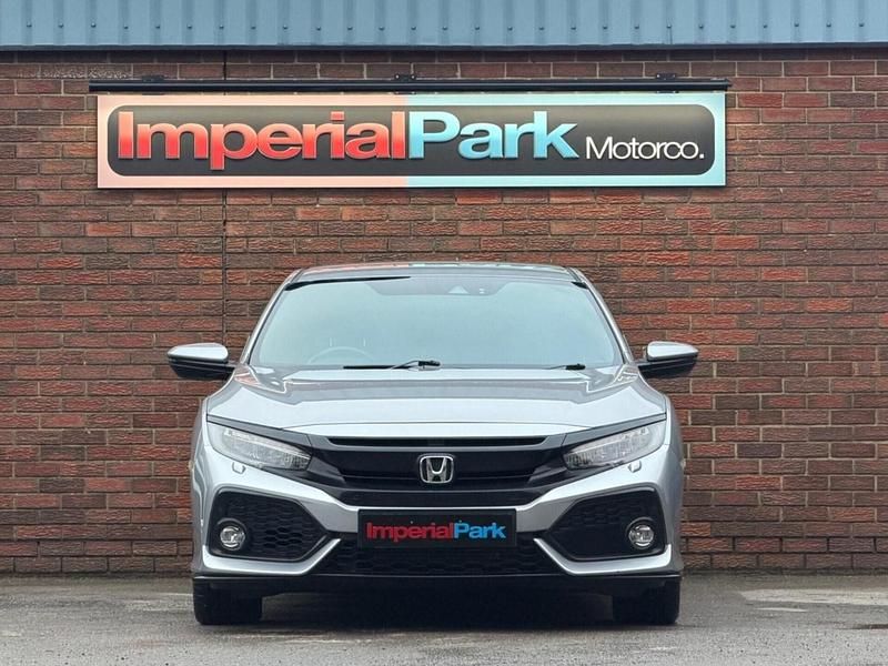 Used Honda Civic Sport 182 HP (133 kW) 2018 Silver Hatchback