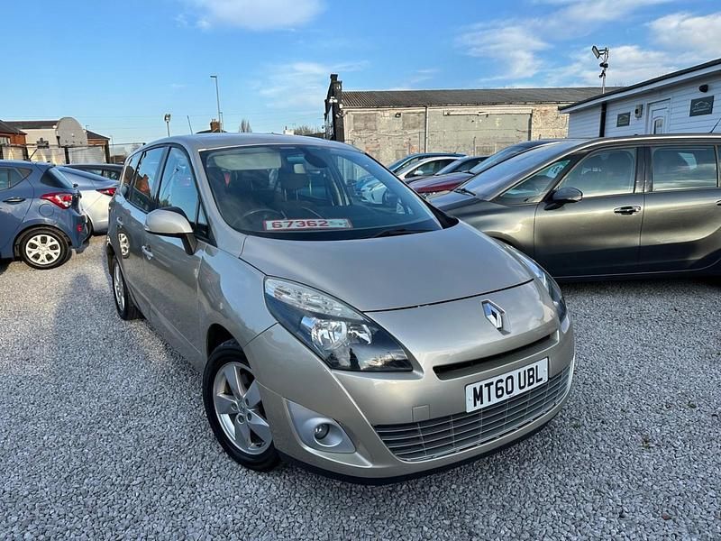 Gold Used 2011 Renault Grand Scénic III Dynamique MPV | £3,499 (Fair price) - Image 1/4