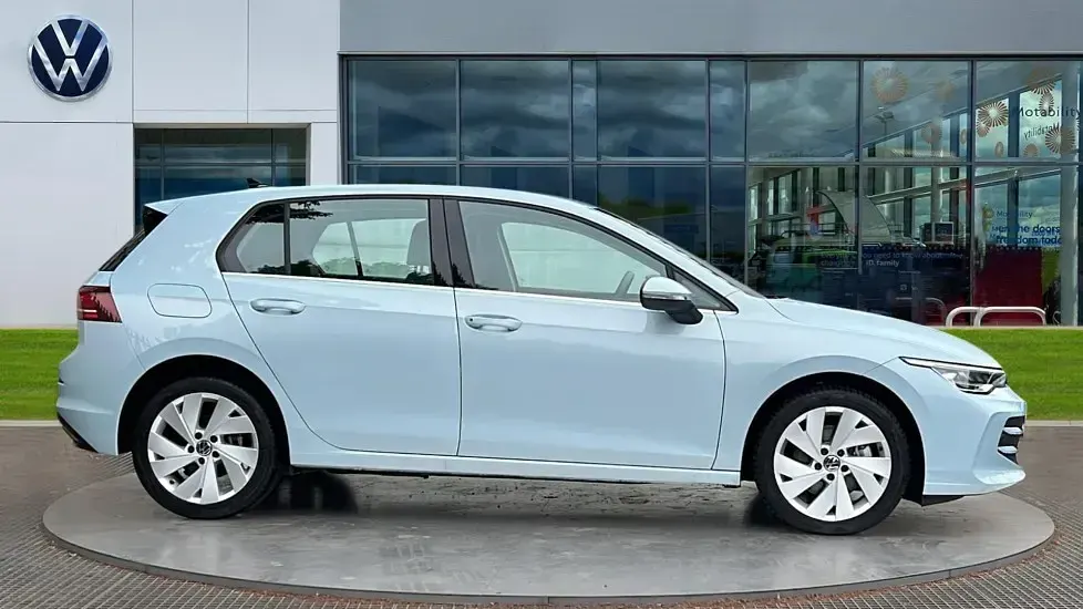Used VW Golf VIII Style 204 HP (150 kW) 2025 Blue