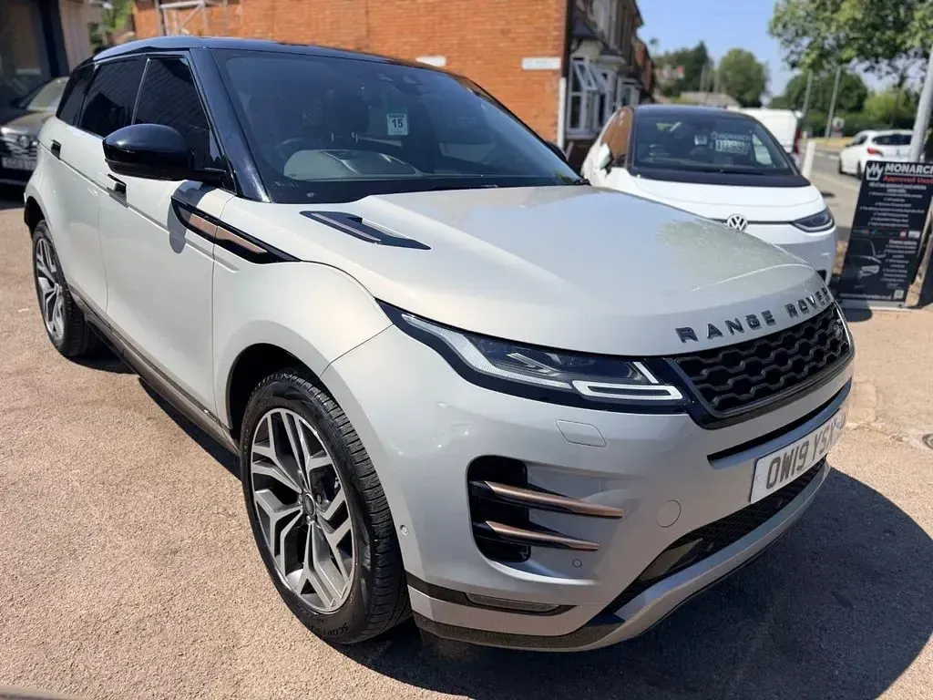 Used Land Rover Range Rover evoque First Edition 180 HP (132 kW) 2019 Silver SUV