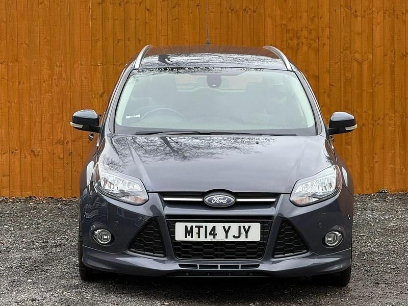 Used Ford Focus Zetec 2014 Grey Estate