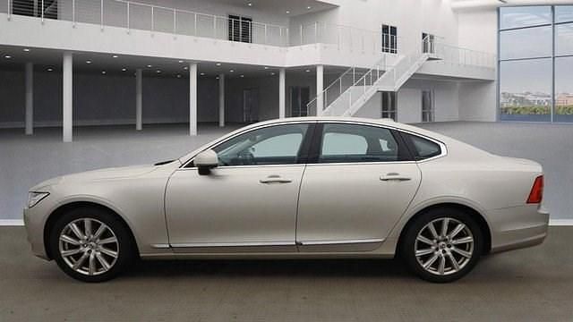 Used Volvo S90 Inscription 235 HP (172 kW) 2017 Gold Sedan