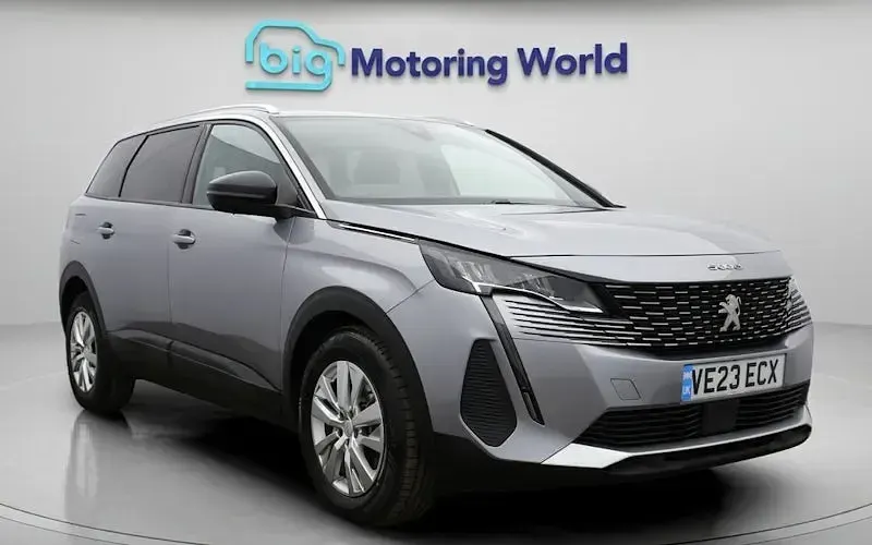 Used Peugeot 5008 Allure+ 131 HP (96 kW) 2023 SUV