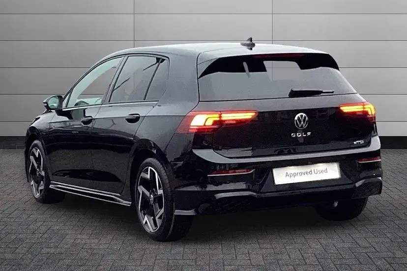 Used VW Golf VIII R-line 150 HP (110 kW) 2025 Grenadilla black Hatchback