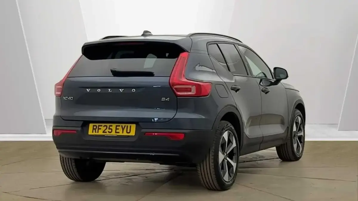 Used Volvo XC40 Plus 194 HP (142 kW) 2025 Blue SUV