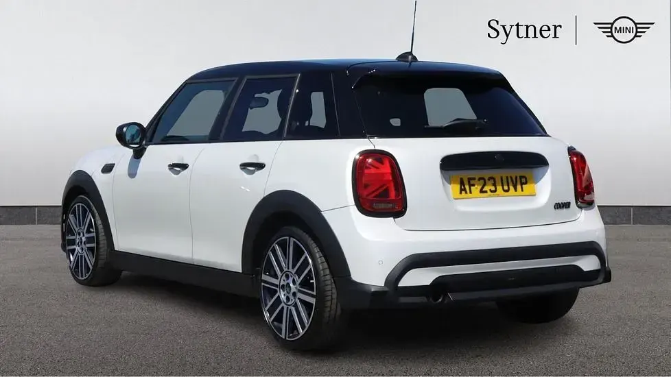 Used Mini Cooper Exclusive 134 HP (98 kW) 2023 White Hatchback