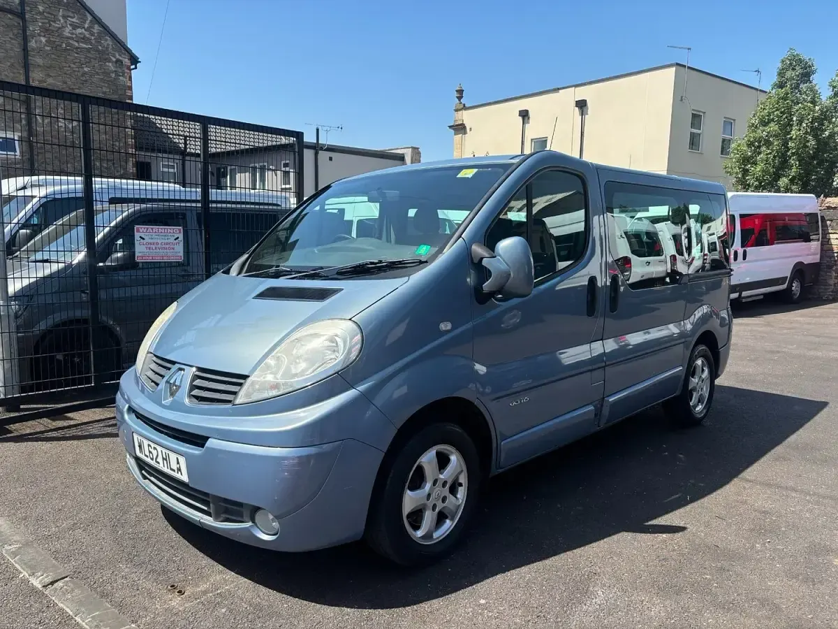Used Renault Trafic 115 HP (84 kW) 2013 Blue MPV