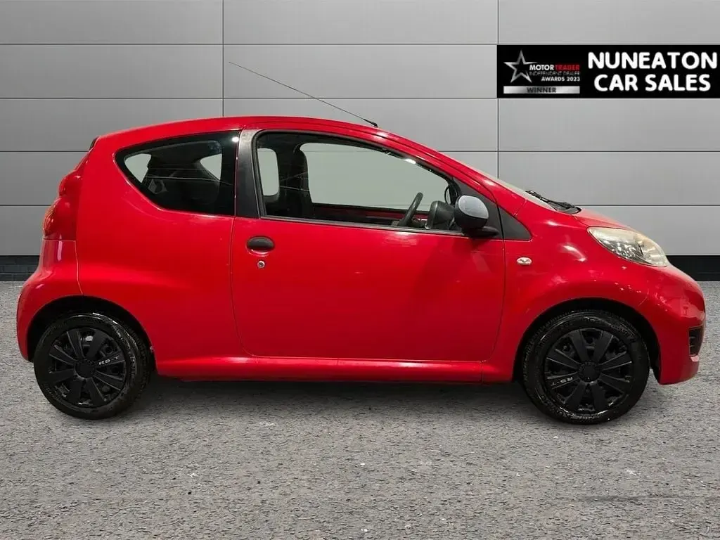 Second-hand Peugeot 107 68 CP (50 kW) 2011 Roșu Hatchback