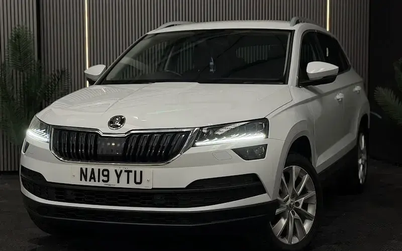 Used Skoda Karoq SE L 150 HP (110 kW) 2019 White SUV