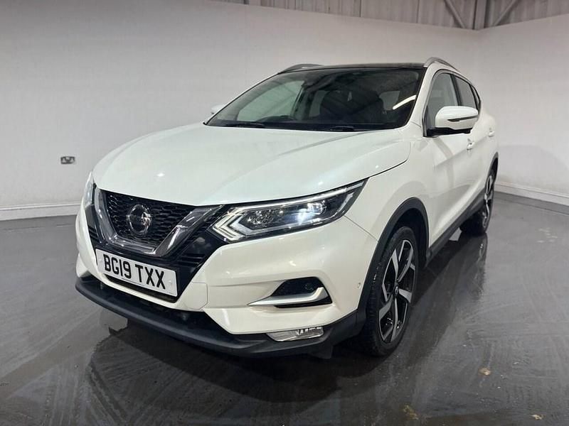 Used Nissan Qashqai Tekna 114 HP (83 kW) 2019 White SUV