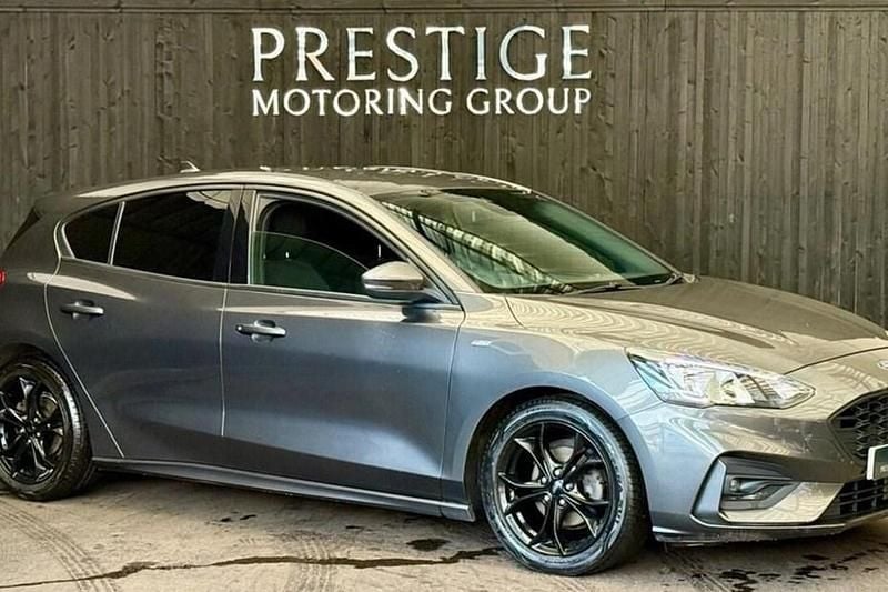 Used Ford Focus ST-Line 125 HP (91 kW) 2019 Grey Hatchback