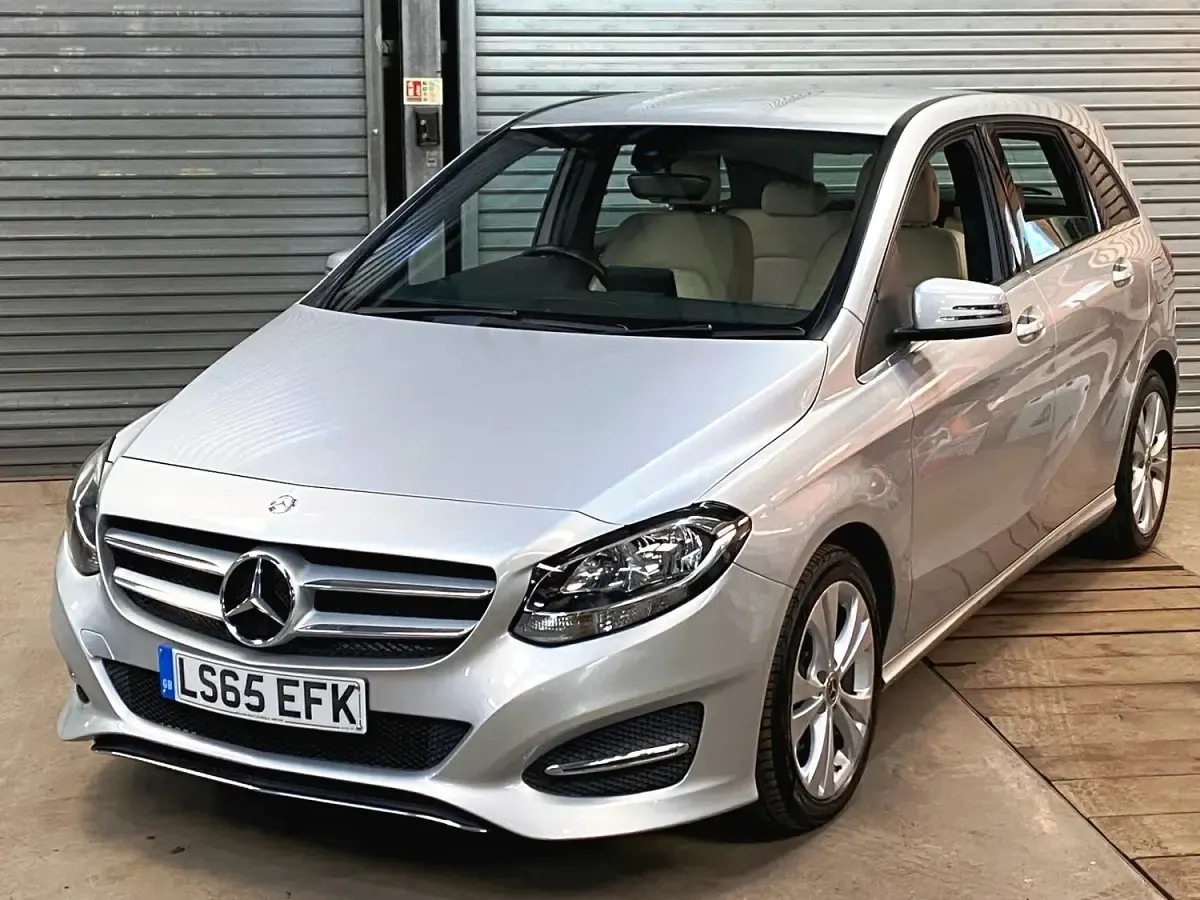 Used Mercedes B200 135 HP (99 kW) 2015 Silver Hatchback