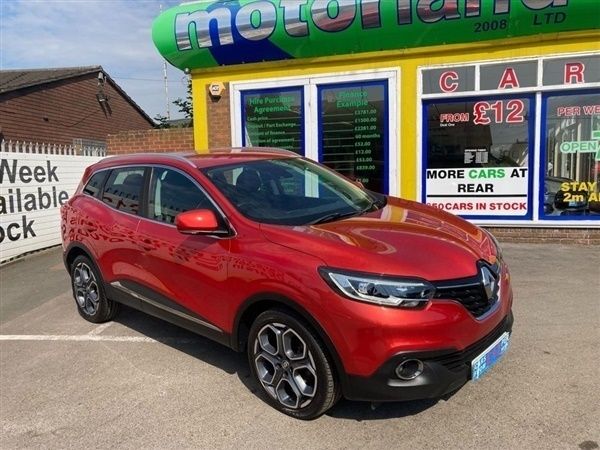 Red Used 2017 Renault Kadjar Dynamique SUV | £9,999 (Fair price) - Image 1/1