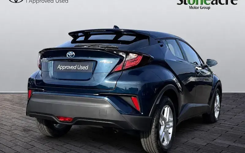 Used Toyota C-HR 140 HP (102 kW) 2026 Blue SUV